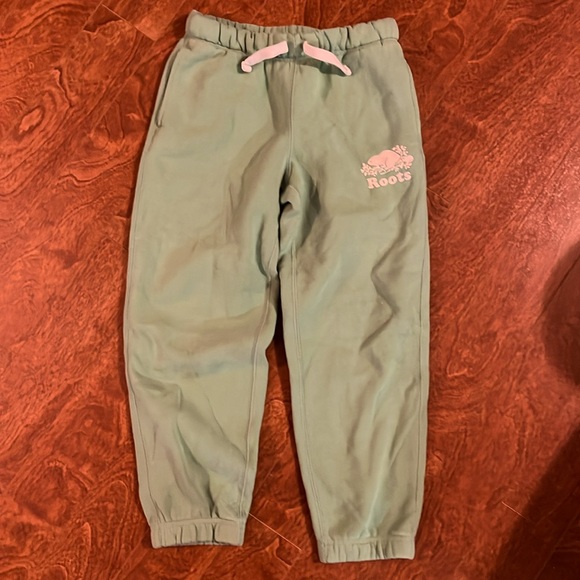 3 FOR $20 Roots Girls joggers 8 - Picture 1 of 4
